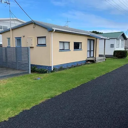 Urenui Beach Bach Exterior photo